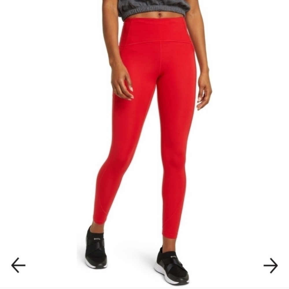 Zella Studio Luxe High Waist Pocket 7/8
Leggings Red